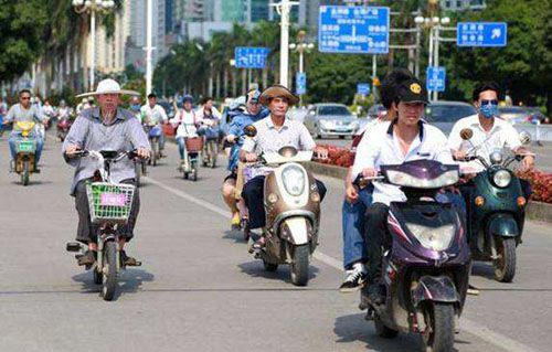 電動(dòng)車(chē)電池跑不遠(yuǎn)，加點(diǎn)水怎么樣？